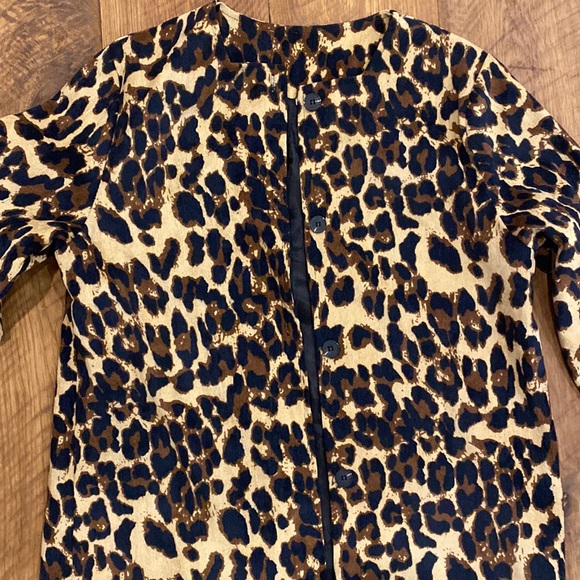 Gorgeous light top coat. - Picture 2 of 3